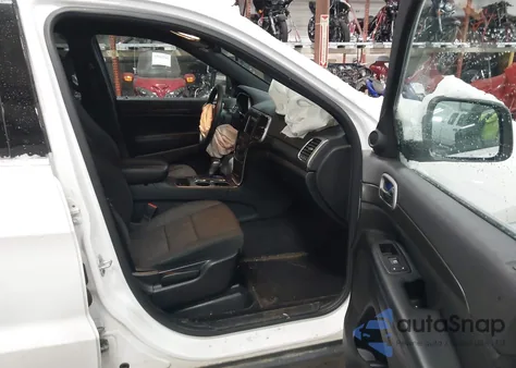 2018 Jeep Grand Cherokee Laredo 4X4 z USA, uszkodzony, nr VIN 1C4RJFAGXJC179683